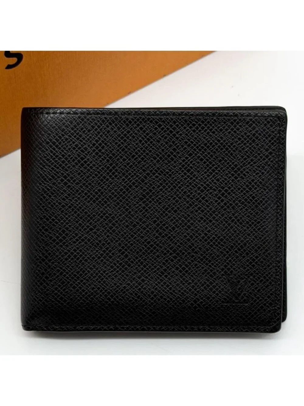 Louis Vuitton Portefeuille Amerigo NM Taiga Wallet